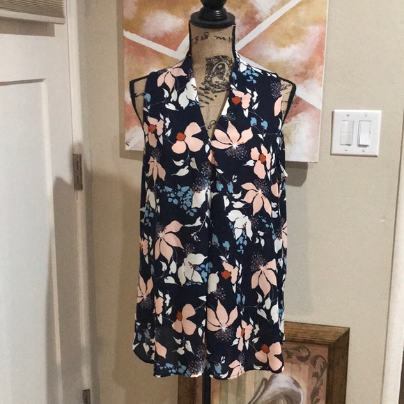 Floral Top - Picture 1 of 4